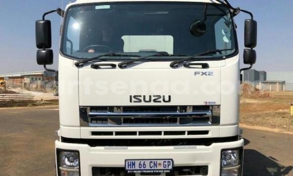 Nunua Ilio tumika Isuzu FTR 850 White Lori ndani ya Bulembu nchini Hhohho Nunua Ilio tumika Isuzu FTR 850 White Lori ndani ya Bulembu nchini Hhohho
