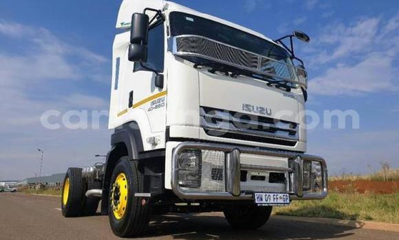 Acheter Occasion Utilitaire Isuzu FTR 850 Blanc à Bulembu, Hhohho Acheter Occasion Utilitaire Isuzu FTR 850 Blanc à Bulembu, Hhohho