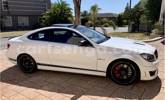 Acheter Occasion Voiture Mercedes‒Benz AMG GLC Blanc à Bhunya, Manzini Acheter Occasion Voiture Mercedes‒Benz AMG GLC Blanc à Bhunya, Manzini