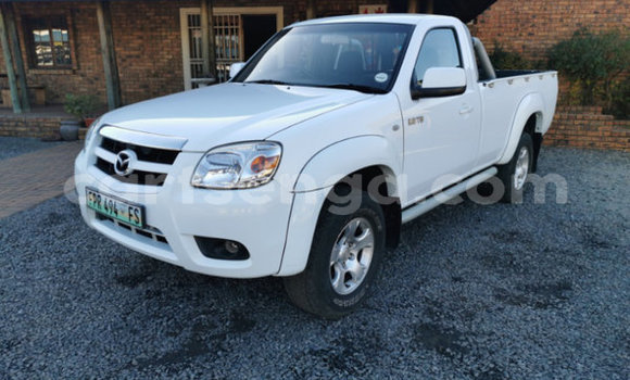 Nunua Ilio tumika Mazda BT-50 White Gari ndani ya Bulembu nchini Hhohho Nunua Ilio tumika Mazda BT-50 White Gari ndani ya Bulembu nchini Hhohho