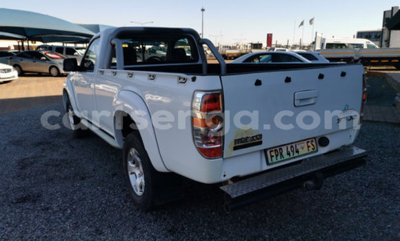 Nunua Ilio tumika Mazda BT-50 White Gari ndani ya Bulembu nchini Hhohho Nunua Ilio tumika Mazda BT-50 White Gari ndani ya Bulembu nchini Hhohho