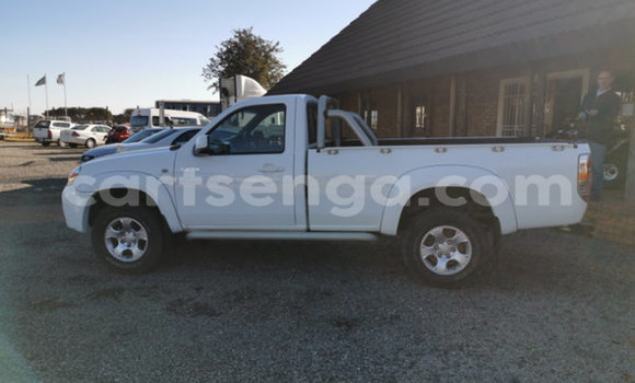 Nunua Ilio tumika Mazda BT-50 White Gari ndani ya Bulembu nchini Hhohho Nunua Ilio tumika Mazda BT-50 White Gari ndani ya Bulembu nchini Hhohho