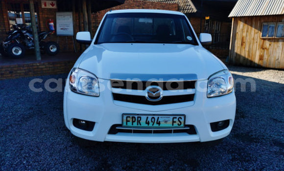 Nunua Ilio tumika Mazda BT-50 White Gari ndani ya Bulembu nchini Hhohho Nunua Ilio tumika Mazda BT-50 White Gari ndani ya Bulembu nchini Hhohho