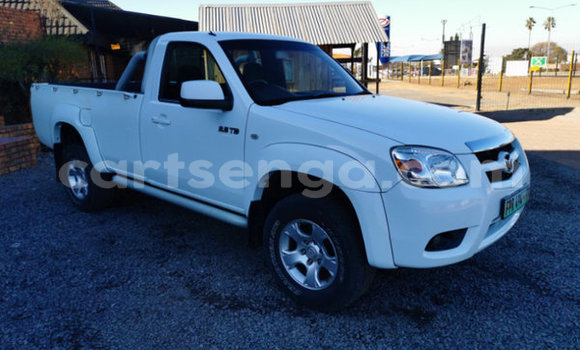 Nunua Ilio tumika Mazda BT-50 White Gari ndani ya Bulembu nchini Hhohho Nunua Ilio tumika Mazda BT-50 White Gari ndani ya Bulembu nchini Hhohho