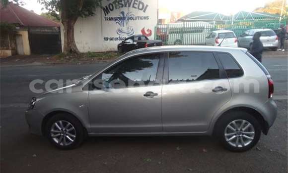 Nunua Ilio tumika Volkswagen Polo Silver Gari ndani ya Bulembu nchini Hhohho Nunua Ilio tumika Volkswagen Polo Silver Gari ndani ya Bulembu nchini Hhohho