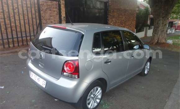 Nunua Ilio tumika Volkswagen Polo Silver Gari ndani ya Bulembu nchini Hhohho Nunua Ilio tumika Volkswagen Polo Silver Gari ndani ya Bulembu nchini Hhohho