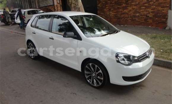 Nunua Ilio tumika Volkswagen Polo White Gari ndani ya Ezulwini nchini Hhohho Nunua Ilio tumika Volkswagen Polo White Gari ndani ya Ezulwini nchini Hhohho
