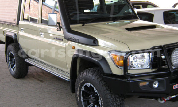 Acheter Occasion Voiture Toyota Land Cruiser Marron à Bulembu, Hhohho Acheter Occasion Voiture Toyota Land Cruiser Marron à Bulembu, Hhohho
