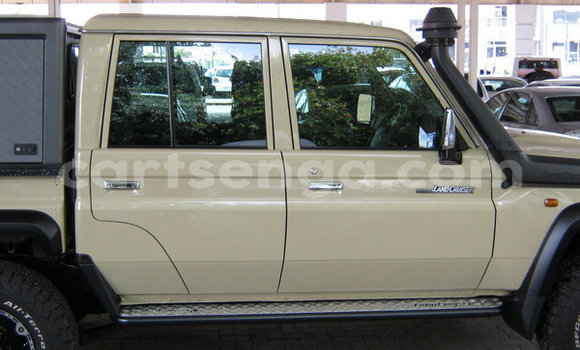 Acheter Occasion Voiture Toyota Land Cruiser Marron à Bulembu, Hhohho Acheter Occasion Voiture Toyota Land Cruiser Marron à Bulembu, Hhohho
