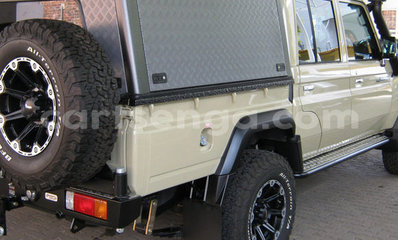 Acheter Occasion Voiture Toyota Land Cruiser Marron à Bulembu, Hhohho Acheter Occasion Voiture Toyota Land Cruiser Marron à Bulembu, Hhohho