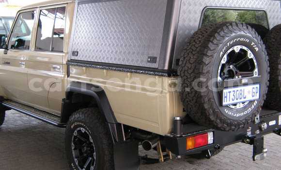 Acheter Occasion Voiture Toyota Land Cruiser Marron à Bulembu, Hhohho Acheter Occasion Voiture Toyota Land Cruiser Marron à Bulembu, Hhohho