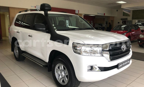 Nunua Ilio tumika Toyota Land Cruiser Prado White Gari ndani ya Bhunya nchini Manzini Nunua Ilio tumika Toyota Land Cruiser Prado White Gari ndani ya Bhunya nchini Manzini