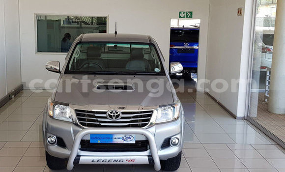 Nunua Ilio tumika Toyota Hilux Silver Gari ndani ya Bulembu nchini Hhohho Nunua Ilio tumika Toyota Hilux Silver Gari ndani ya Bulembu nchini Hhohho