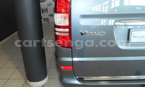 Nunua Ilio tumika Mercedes‒Benz Viano Blue Gari ndani ya Bulembu nchini Hhohho Nunua Ilio tumika Mercedes‒Benz Viano Blue Gari ndani ya Bulembu nchini Hhohho