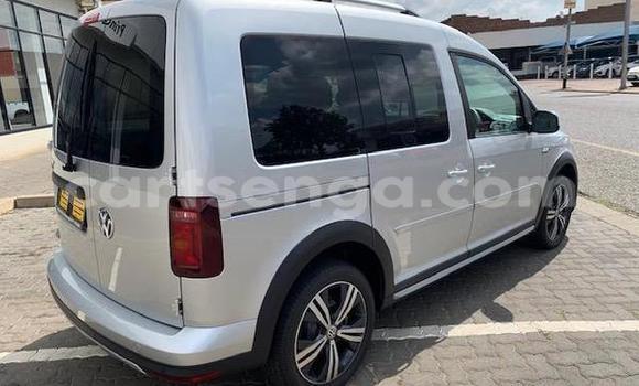 Nunua Ilio tumika Volkswagen Caddy Silver Gari ndani ya Bulembu nchini Hhohho Nunua Ilio tumika Volkswagen Caddy Silver Gari ndani ya Bulembu nchini Hhohho