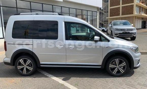 Nunua Ilio tumika Volkswagen Caddy Silver Gari ndani ya Bulembu nchini Hhohho Nunua Ilio tumika Volkswagen Caddy Silver Gari ndani ya Bulembu nchini Hhohho