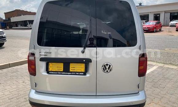 Nunua Ilio tumika Volkswagen Caddy Silver Gari ndani ya Bulembu nchini Hhohho Nunua Ilio tumika Volkswagen Caddy Silver Gari ndani ya Bulembu nchini Hhohho