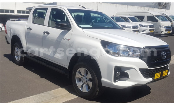 Nunua Ilio tumika Toyota Hilux Silver Gari ndani ya Big Bend nchini Lubombo Nunua Ilio tumika Toyota Hilux Silver Gari ndani ya Big Bend nchini Lubombo