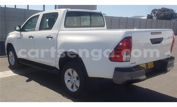 Nunua Ilio tumika Toyota Hilux Silver Gari ndani ya Big Bend nchini Lubombo Nunua Ilio tumika Toyota Hilux Silver Gari ndani ya Big Bend nchini Lubombo