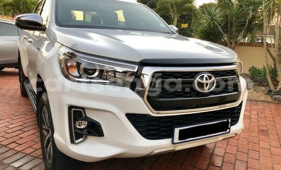 Nunua Ilio tumika Toyota Hilux White Gari ndani ya Big Bend nchini Lubombo Nunua Ilio tumika Toyota Hilux White Gari ndani ya Big Bend nchini Lubombo