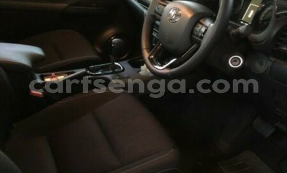 Nunua Ilio tumika Toyota Hilux White Gari ndani ya Big Bend nchini Lubombo Nunua Ilio tumika Toyota Hilux White Gari ndani ya Big Bend nchini Lubombo