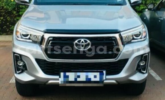 Buy Used Toyota Hilux Silver Car in Bhunya in Manzini Buy Used Toyota Hilux Silver Car in Bhunya in Manzini