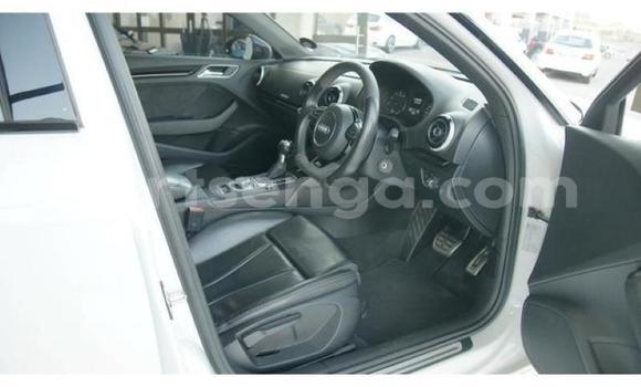 Nunua Ilio tumika Audi RS3 White Gari ndani ya Big Bend nchini Lubombo Nunua Ilio tumika Audi RS3 White Gari ndani ya Big Bend nchini Lubombo