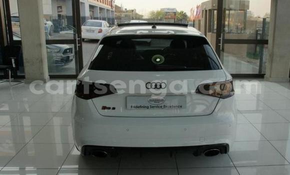 Nunua Ilio tumika Audi RS3 White Gari ndani ya Big Bend nchini Lubombo Nunua Ilio tumika Audi RS3 White Gari ndani ya Big Bend nchini Lubombo