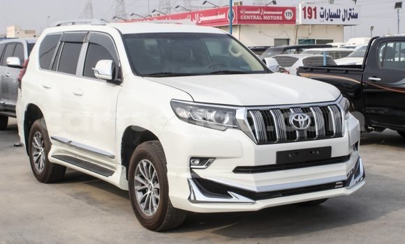 Acheter Import Voiture Toyota Prado Blanc à Import - Dubai, Hhohho Acheter Import Voiture Toyota Prado Blanc à Import - Dubai, Hhohho
