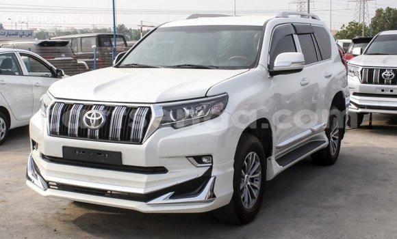 Acheter Import Voiture Toyota Prado Blanc à Import - Dubai, Hhohho Acheter Import Voiture Toyota Prado Blanc à Import - Dubai, Hhohho