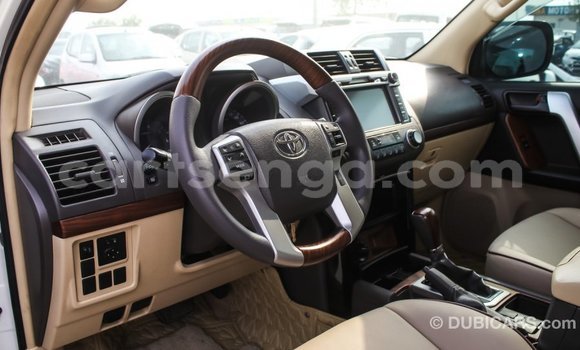 Acheter Import Voiture Toyota Prado Blanc à Import - Dubai, Hhohho Acheter Import Voiture Toyota Prado Blanc à Import - Dubai, Hhohho