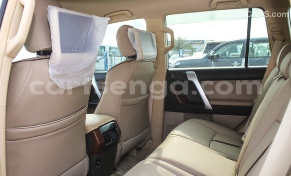 Acheter Import Voiture Toyota Prado Blanc à Import - Dubai, Hhohho Acheter Import Voiture Toyota Prado Blanc à Import - Dubai, Hhohho