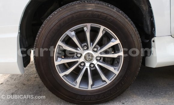 Acheter Import Voiture Toyota Prado Blanc à Import - Dubai, Hhohho Acheter Import Voiture Toyota Prado Blanc à Import - Dubai, Hhohho