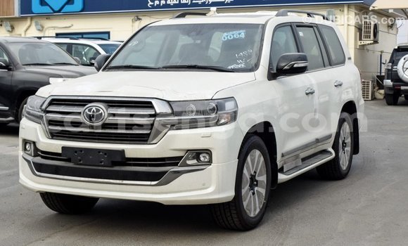 Nunua Imported Toyota Land Cruiser White Gari ndani ya Import - Dubai nchini Hhohho Nunua Imported Toyota Land Cruiser White Gari ndani ya Import - Dubai nchini Hhohho