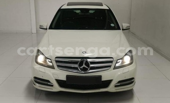 Buy Used Mercedes‒Benz C–Class White Car in Ezulwini in Hhohho Buy Used Mercedes‒Benz C–Class White Car in Ezulwini in Hhohho