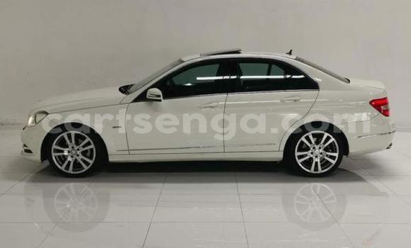 Buy Used Mercedes‒Benz C–Class White Car in Ezulwini in Hhohho Buy Used Mercedes‒Benz C–Class White Car in Ezulwini in Hhohho
