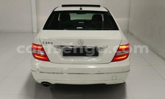 Buy Used Mercedes‒Benz C–Class White Car in Ezulwini in Hhohho Buy Used Mercedes‒Benz C–Class White Car in Ezulwini in Hhohho