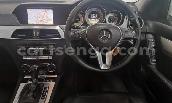 Buy Used Mercedes‒Benz C–Class White Car in Ezulwini in Hhohho Buy Used Mercedes‒Benz C–Class White Car in Ezulwini in Hhohho