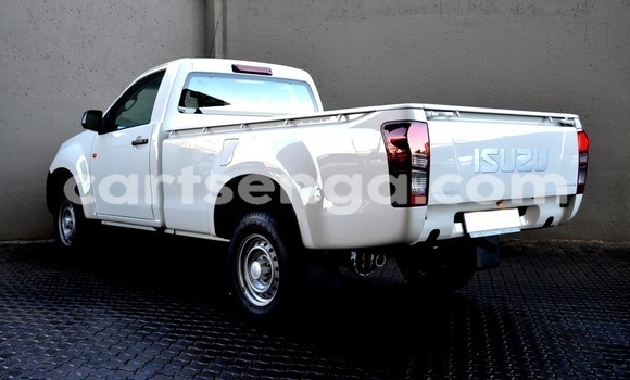 Acheter Occasion Voiture Isuzu KB Blanc à Big Bend, Lubombo District Acheter Occasion Voiture Isuzu KB Blanc à Big Bend, Lubombo District