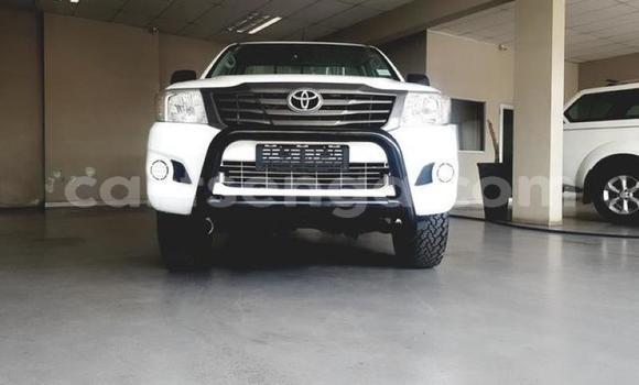 Nunua Ilio tumika Toyota Hilux White Gari ndani ya Mbabane nchini Manzini Nunua Ilio tumika Toyota Hilux White Gari ndani ya Mbabane nchini Manzini