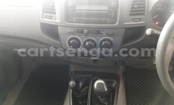 Nunua Ilio tumika Toyota Hilux White Gari ndani ya Mbabane nchini Manzini Nunua Ilio tumika Toyota Hilux White Gari ndani ya Mbabane nchini Manzini