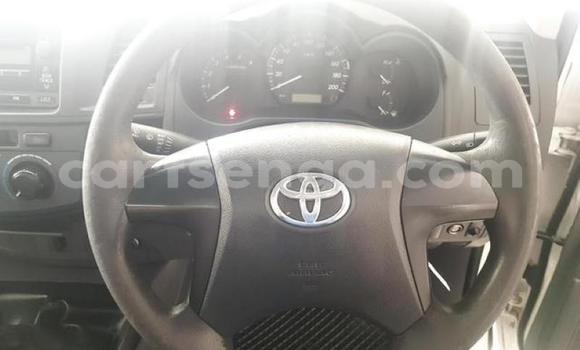 Nunua Ilio tumika Toyota Hilux White Gari ndani ya Mbabane nchini Manzini Nunua Ilio tumika Toyota Hilux White Gari ndani ya Mbabane nchini Manzini
