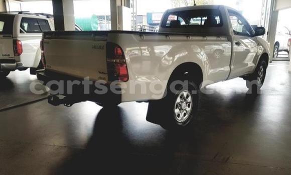 Nunua Ilio tumika Toyota Hilux White Gari ndani ya Mbabane nchini Manzini Nunua Ilio tumika Toyota Hilux White Gari ndani ya Mbabane nchini Manzini