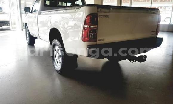 Nunua Ilio tumika Toyota Hilux White Gari ndani ya Mbabane nchini Manzini Nunua Ilio tumika Toyota Hilux White Gari ndani ya Mbabane nchini Manzini