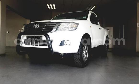 Nunua Ilio tumika Toyota Hilux White Gari ndani ya Mbabane nchini Manzini Nunua Ilio tumika Toyota Hilux White Gari ndani ya Mbabane nchini Manzini