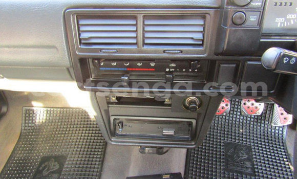 Acheter Occasion Voiture Mazda 323 Rouge à Ezulwini, Hhohho Acheter Occasion Voiture Mazda 323 Rouge à Ezulwini, Hhohho