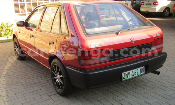 Acheter Occasion Voiture Mazda 323 Rouge à Ezulwini, Hhohho Acheter Occasion Voiture Mazda 323 Rouge à Ezulwini, Hhohho