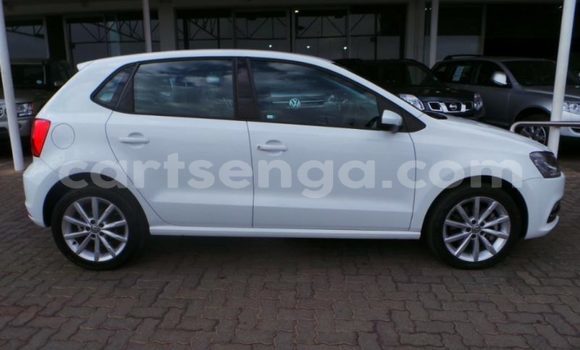 Acheter Occasion Voiture Volkswagen Polo Blanc à Bulembu, Hhohho Acheter Occasion Voiture Volkswagen Polo Blanc à Bulembu, Hhohho