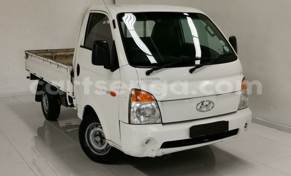 Buy Used Hyundai H200 White Car in Ezulwini in Hhohho Buy Used Hyundai H200 White Car in Ezulwini in Hhohho