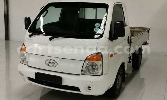 Buy Used Hyundai H200 White Car in Ezulwini in Hhohho Buy Used Hyundai H200 White Car in Ezulwini in Hhohho